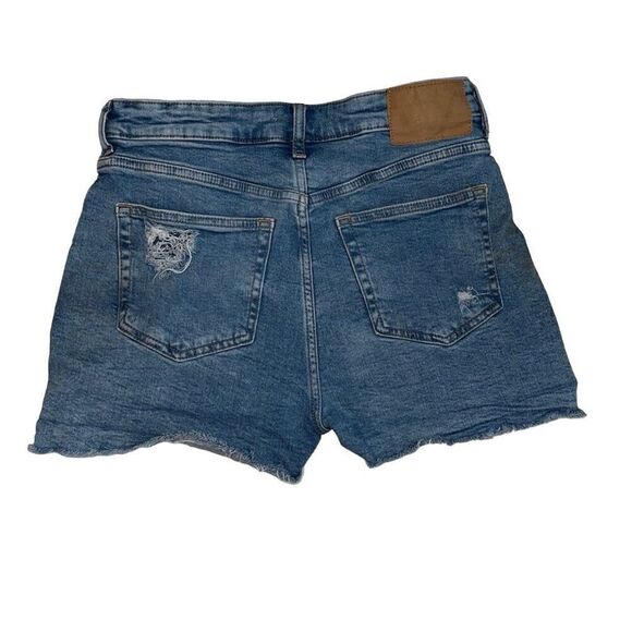 H&M High Denim Shorts - Picture 2 of 9
